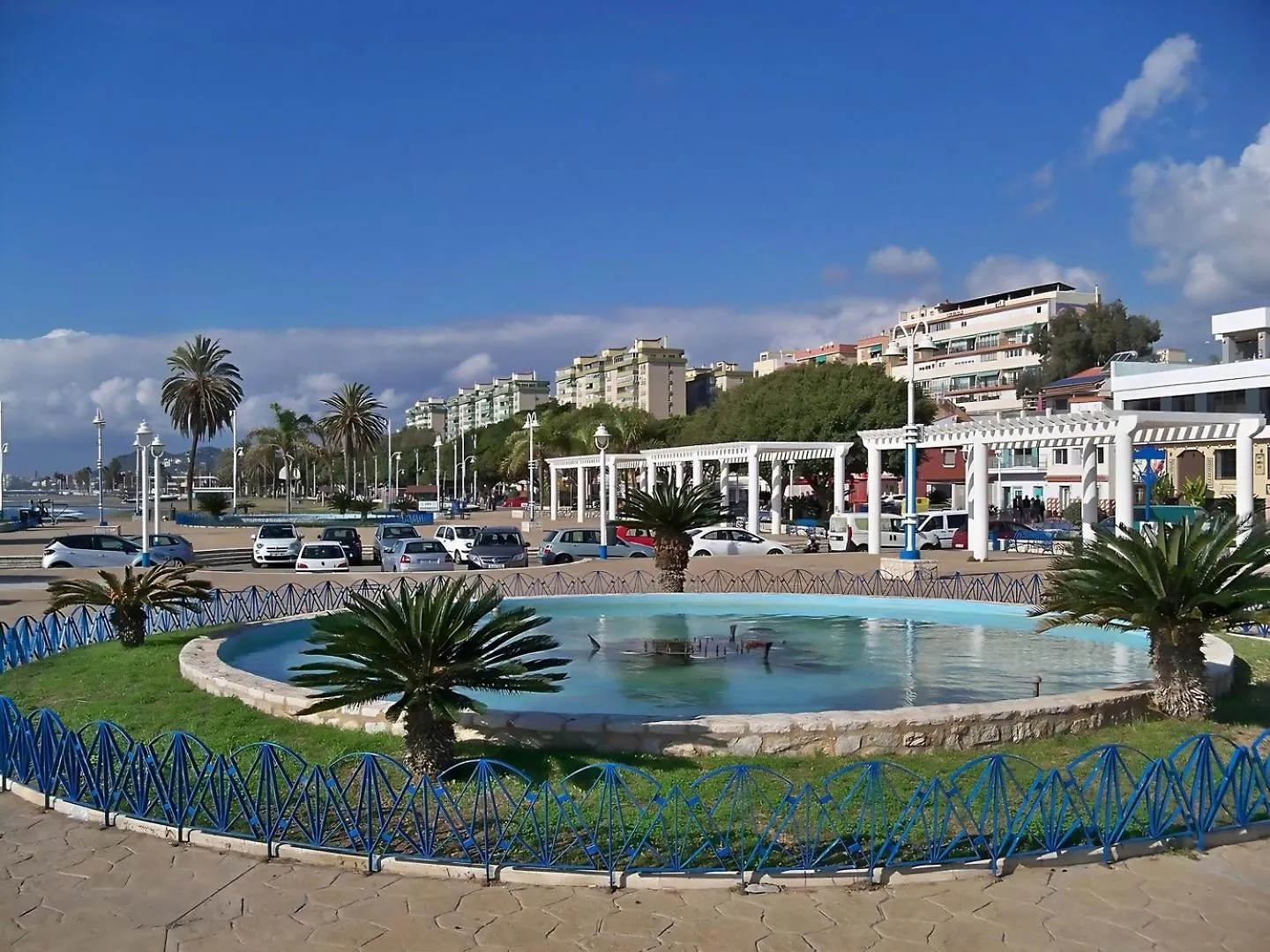 Apartment Arenas Del Este Piso En Las Playas Del Palo Malaga